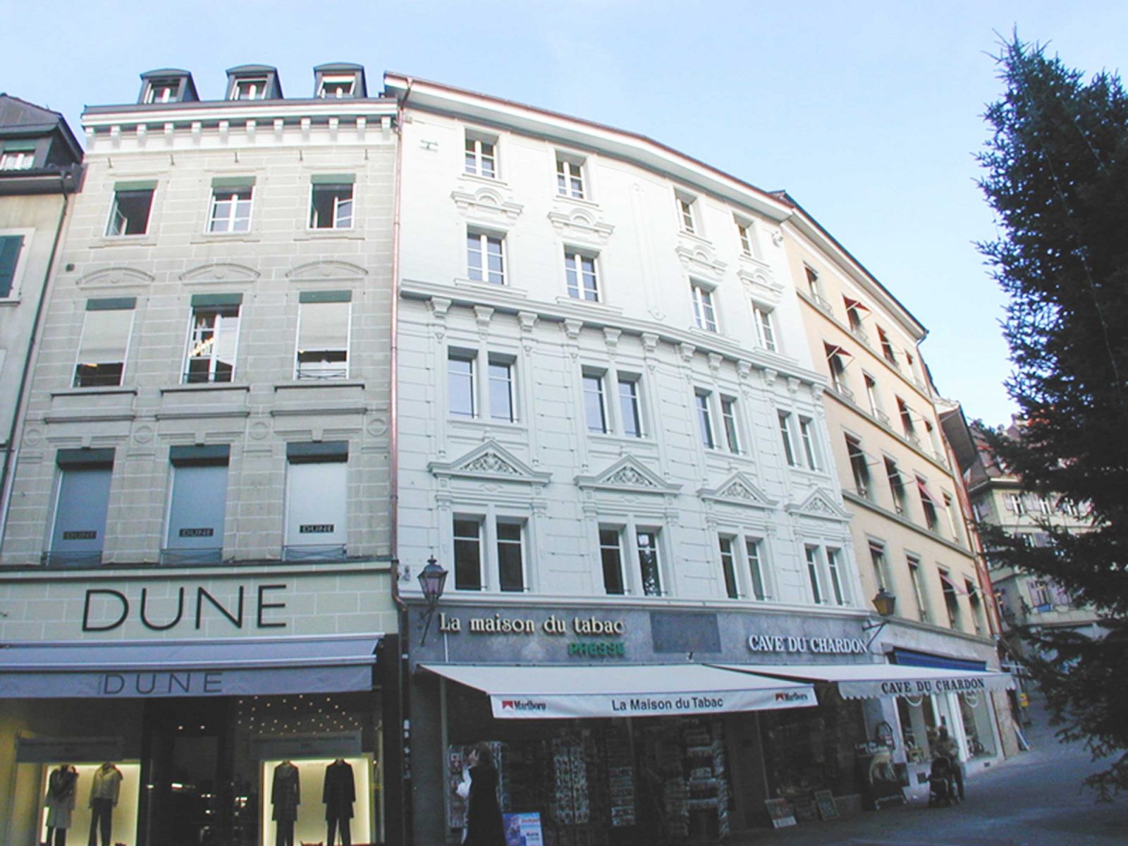 pallud-facade-place
